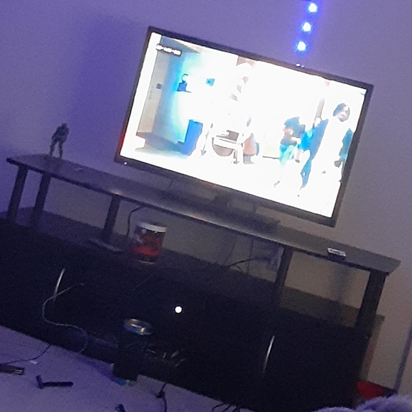 XBOX ONE + 3 CONTORLLERS + GAMES + KINECT full set all cords included
